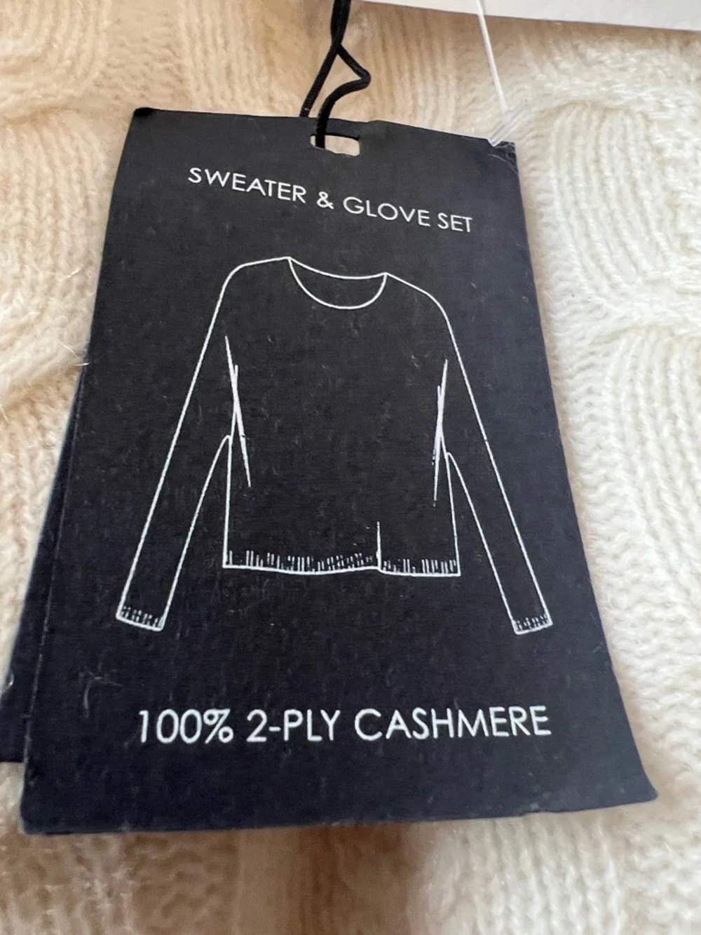 NWT 100%  TAHARI Cream Cable-Knit Crewneck Cashmere Sweater with Glove box set. - Picture 3 of 8